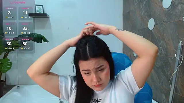 Cloe Hanson online show from August 3, 1:17 pm