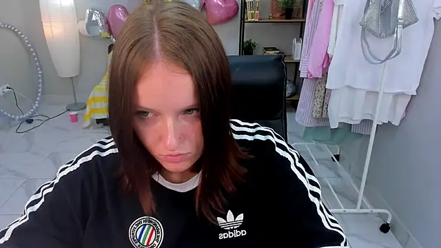 GiovannaLaw online show from August 9, 1:37 pm
