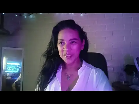 Mia-Velasquez online show from August 5, 5:14 am