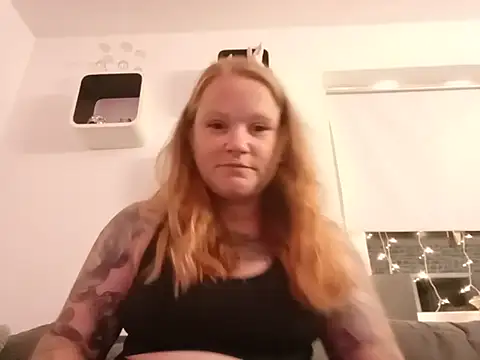 TinkTink87 online show from August 4, 8:48 pm