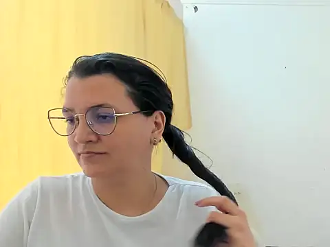 MARILYN GARCIA online show from October 24, 4:25 pm