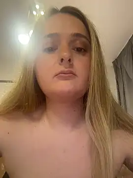 LillyCampbell online show from August 9, 7:39 pm