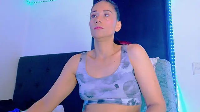  thamara25 online show from February 3, 10:12 pm