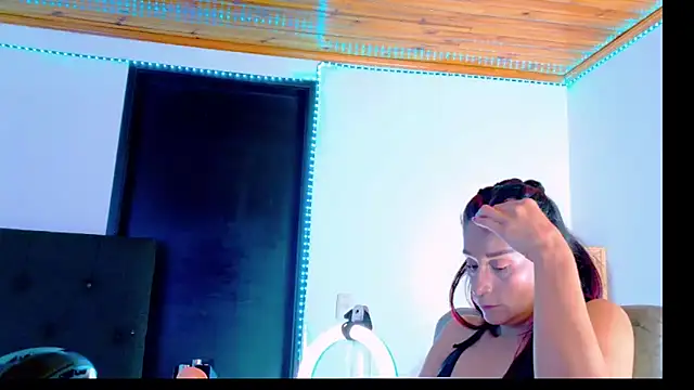  thamara25 online show from February 5, 10:24 pm