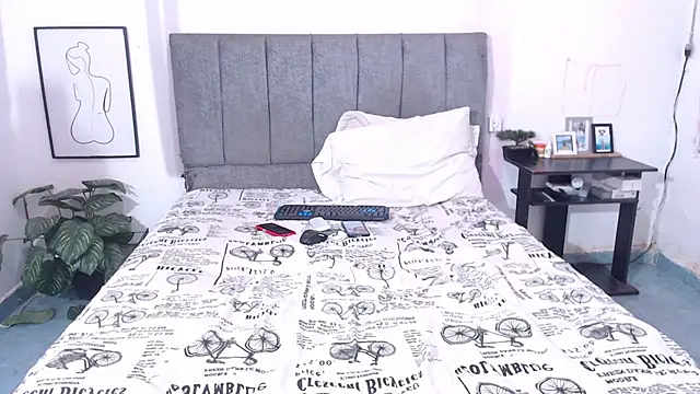 Sophie And Alis online show from November 29, 11:47 am