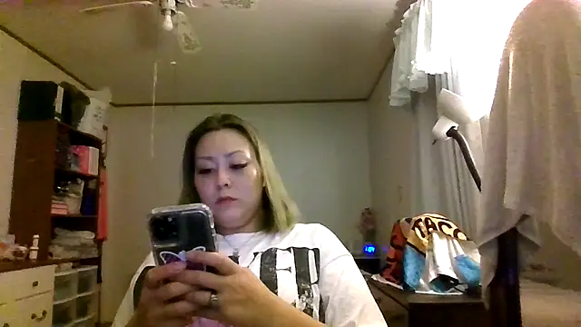 YOUNGFLICKA online show from November 22, 5:54 am