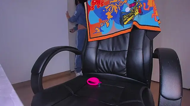 Lisegg  online show from September 15, 10:01 am