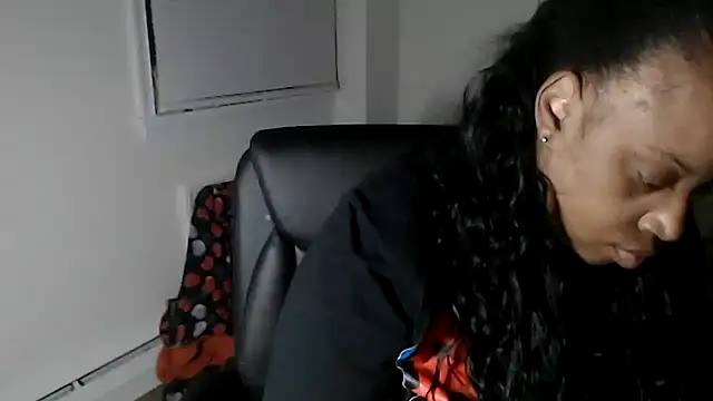 Sexymona1218 online show from December 18, 9:25 am