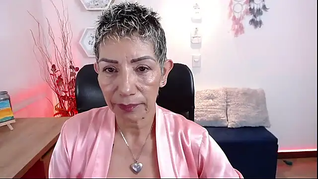 DevoraRose online show from May 28, 9:40 am