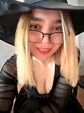 Snapshot of Nami_ninja chatting on November 1, 7:45 am Nami ninja online show from November 1, 7:45 am