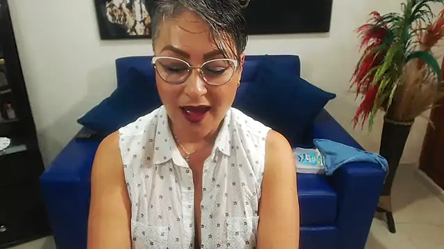 Snapshot of Tamara_Luaren chatting on October 22, 10:04 pm Tamara Luaren online show from October 22, 10:04 pm