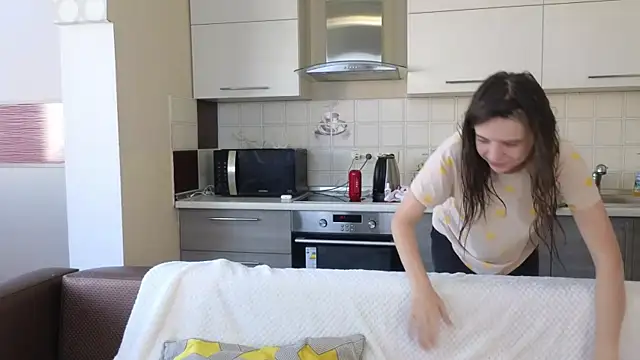 margolisa online show from September 19, 6:01 am