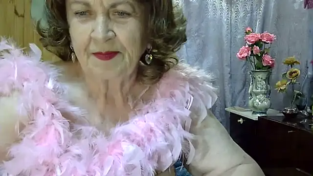 Emma52610 online show from June 11, 5:54 pm