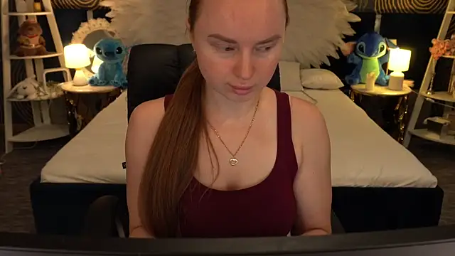 MiaRedFox online show from November 15, 1:12 pm