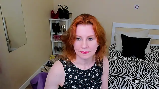 FoxySophia online show from May 5, 6:11 pm