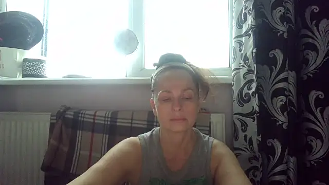 LindaStarS online show from June 3, 4:45 pm