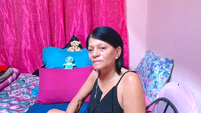 SLUTTYROXY online show from January 6, 6:00 pm