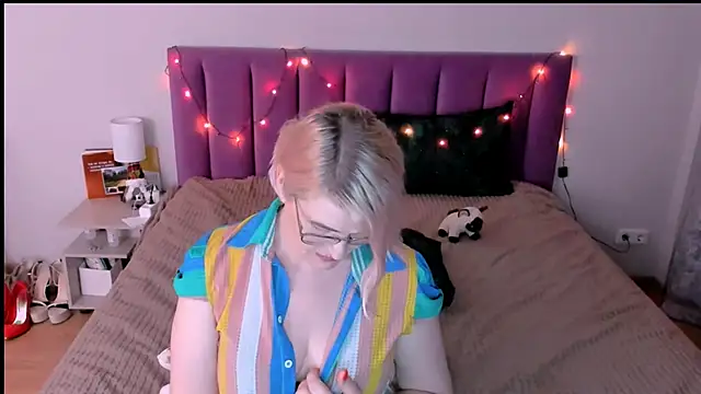 sabrinamacmarren online show from December 13, 7:53 pm