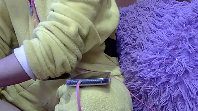 pamelasophia19 online show from October 18, 2:03 am