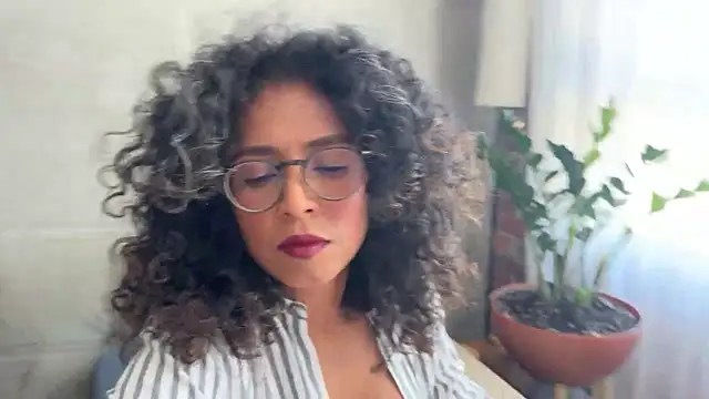 Snapshot of illaroom chatting on September 9, 8:19 pm illaroom online show from September 9, 8:19 pm