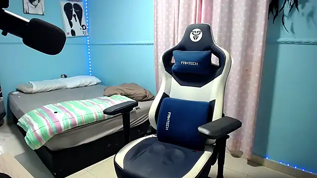 charlottesexxx online show from February 5, 6:33 pm