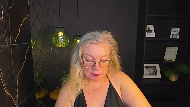 Snapshot of NataliMellow chatting on October 21, 1:15 pm NataliMellow online show from October 21, 1:15 pm