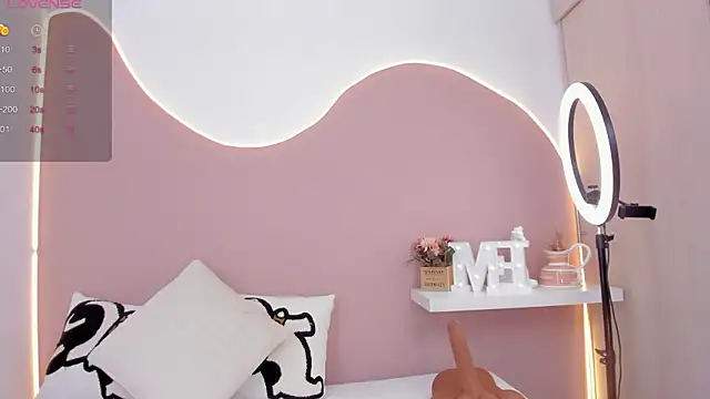 EllieMitchell online show from March 9, 6:00 pm