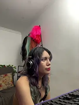 VaioletUwU online show from April 13, 2:46 am
