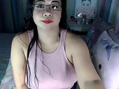 hersheykisses07 online show from February 26, 3:16 am