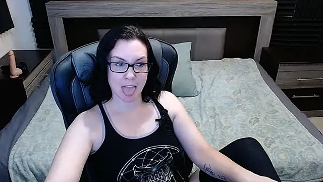 DesreRose online show from September 29, 11:32 pm