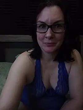 DesreRose online show from November 16, 8:20 pm