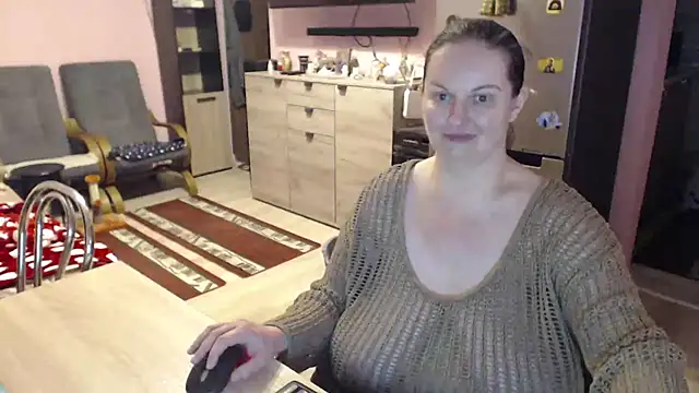 BustyLadyAlma online show from December 2, 7:10 am