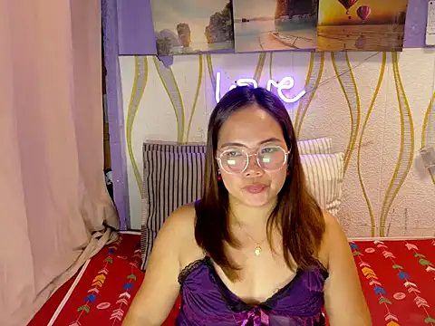 BURBERRY69 online show from March 12, 4:20 pm