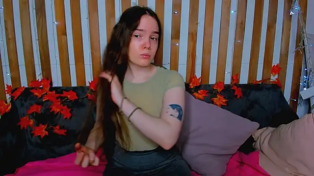 Janie JJ Curvie online show from December 3, 3:09 am