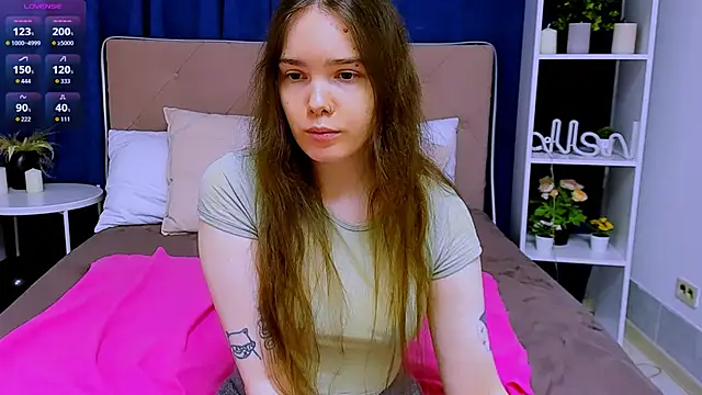 Janie JJ Curvie online show from December 4, 3:31 am