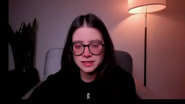 HazelKush online show from June 11, 8:38 pm