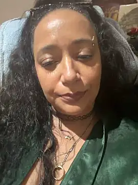 PichyPrettyPussy online show from November 3, 4:11 pm