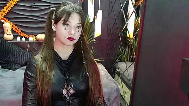 ElizaMild online show from October 31, 1:37 pm