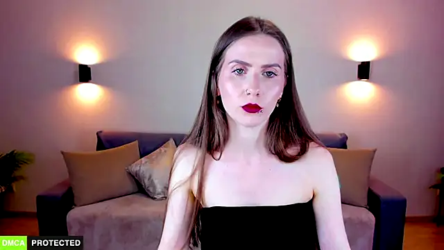 TheWoman   online show from March 2, 7:20 pm