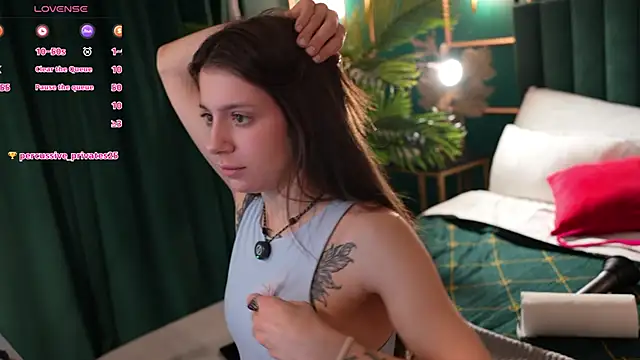 Eille Elfie online show from December 15, 5:34 am