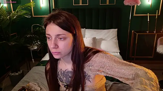 Eille Elfie online show from September 26, 4:43 am