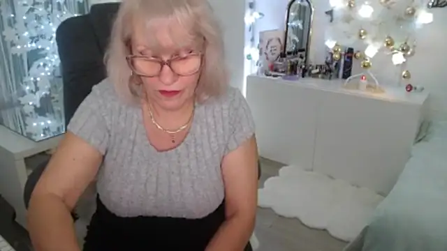 Ghertrude52 online show from December 20, 5:33 am