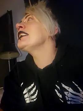 Snapshot of PinkTheHawk chatting on October 3, 11:15 am PinkTheHawk online show from October 3, 11:15 am