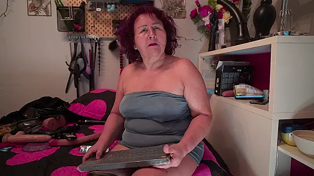 barbarah  online show from May 12, 6:36 pm