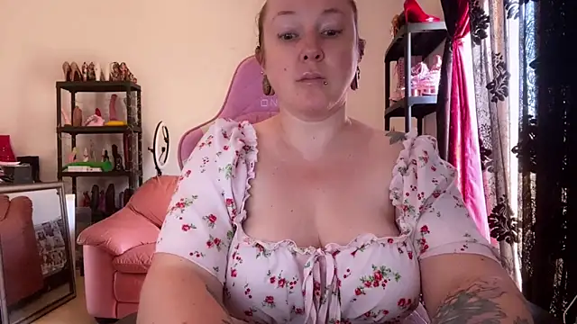 kisicaxx online show from May 29, 11:30 am