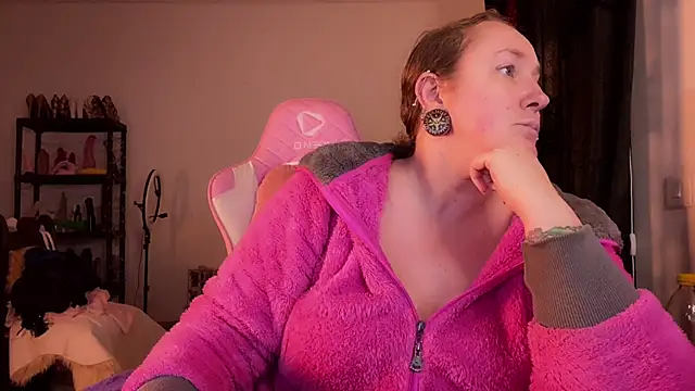 kisicaxx online show from January 6, 5:38 pm