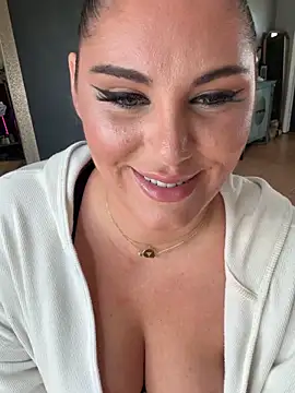 lovely beast online show from September 16, 4:26 pm