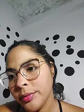 missmelissa  online show from April 9, 1:30 am