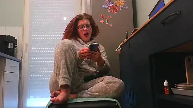 jennylovence online show from November 27, 12:30 pm