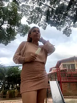 Brittanyrosexx online show from December 5, 9:05 pm